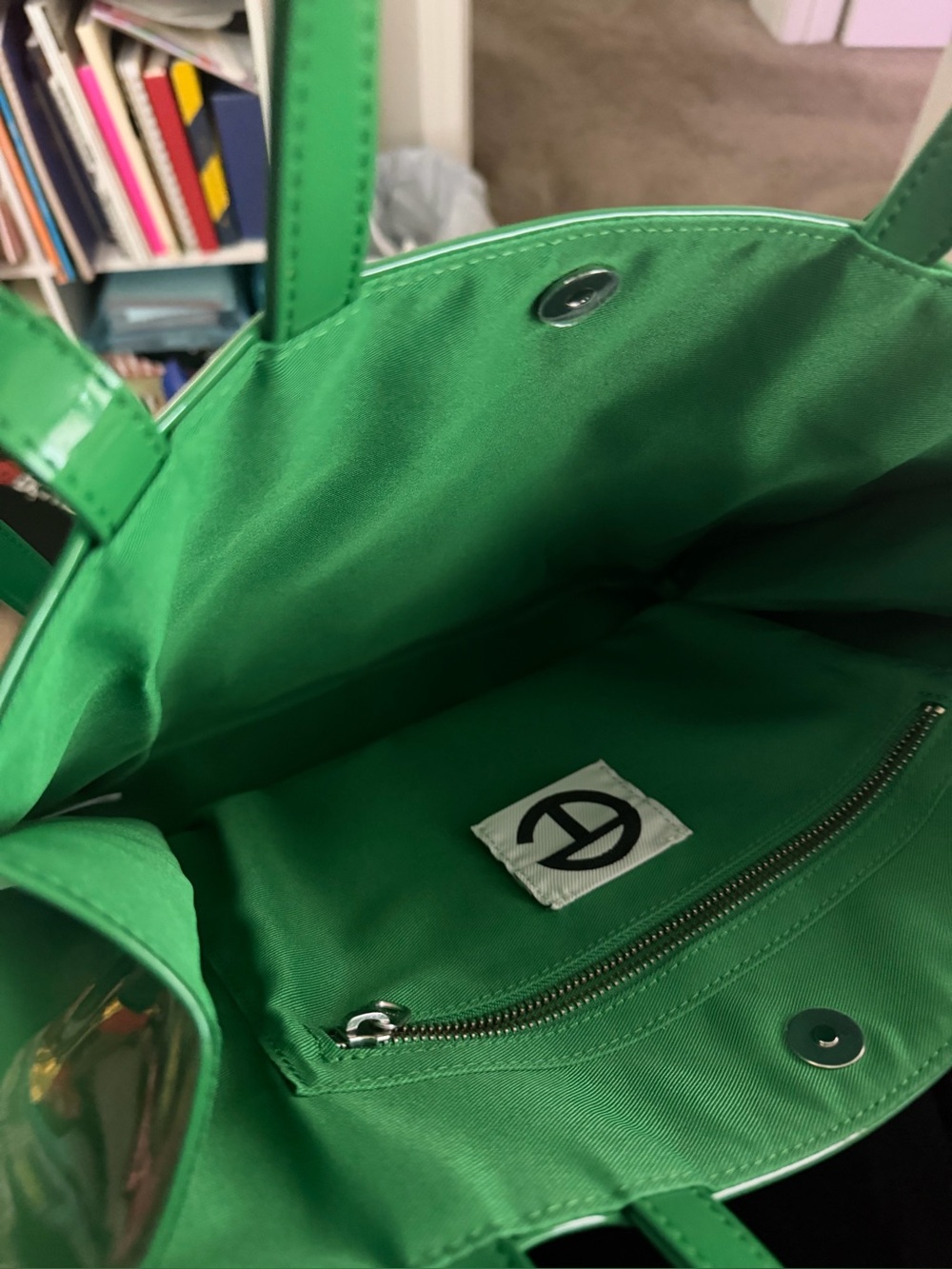 Telfar Green Medium Patent Tote Bag with Embossed Logo w/dust bag - Picture 9 of 10